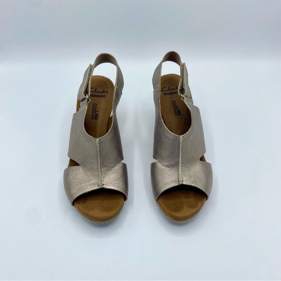 Clarks Pewter Metallic Helio Float Wedge Open Toe Sandal Size 6 - Picture 4 of 15